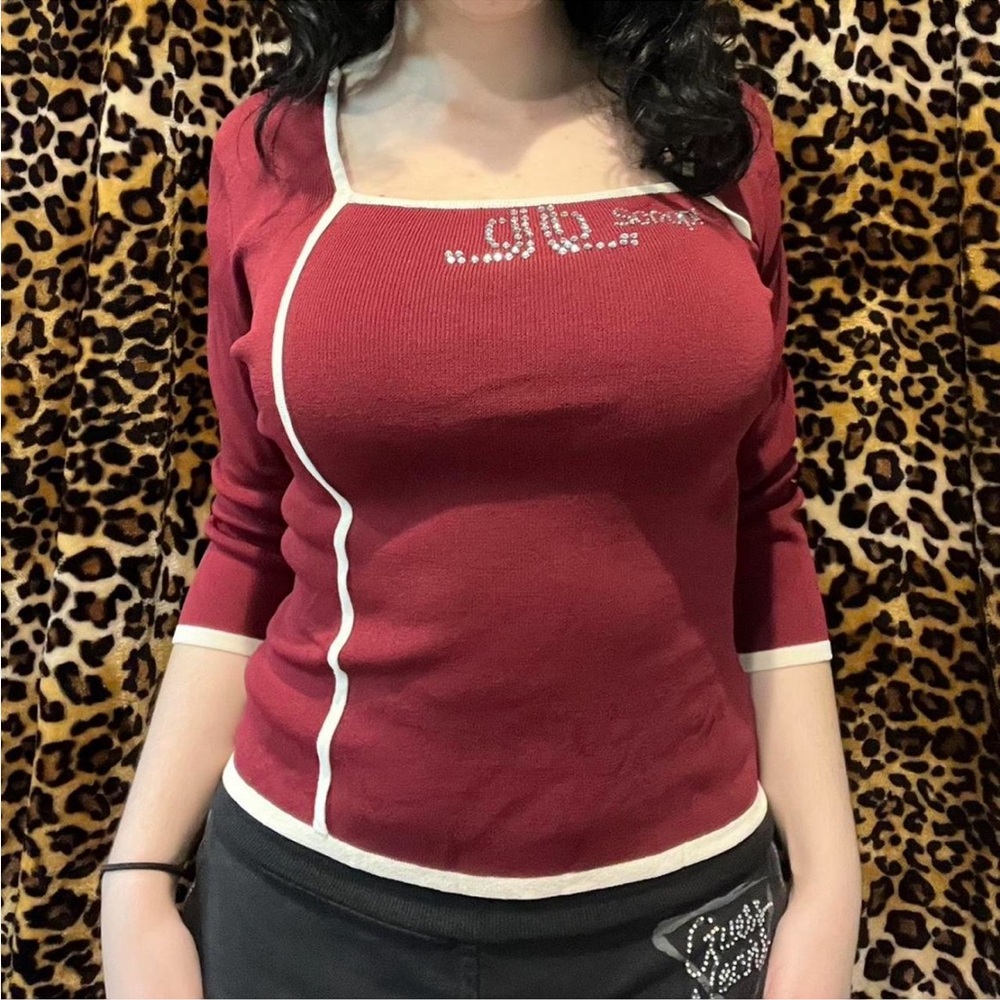 Fitted Red Blouse with White Trim and Three-Quarter Sleeves